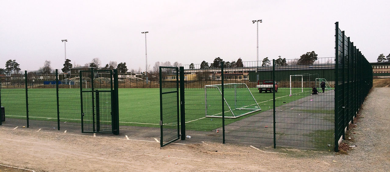 Bollplansstolpar, Svart 4700x60x60 mm